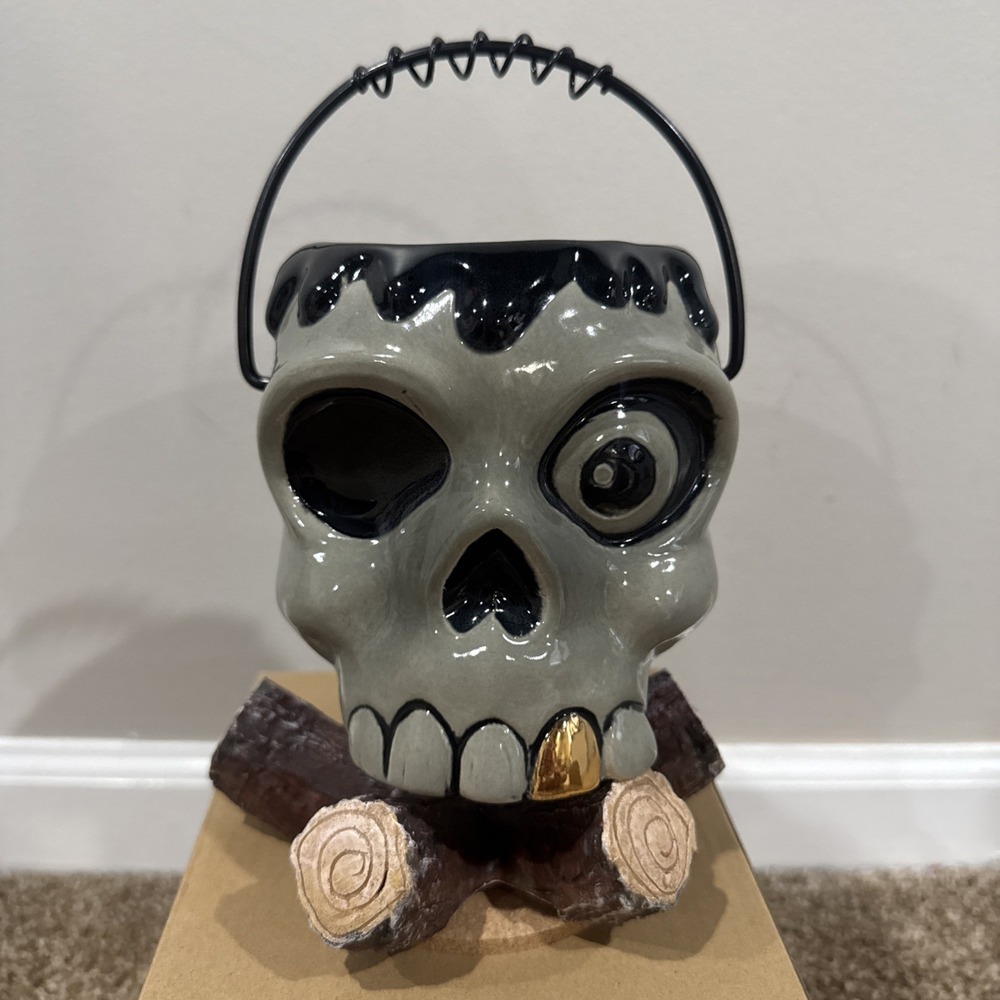 Black Lagoon Room WHAT'S COOKIN'? Kettle Black 36oz Gothic Skull Tiki Mug! - Picture 3 of 9